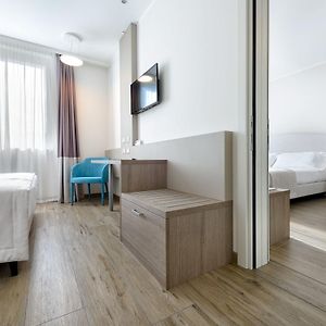 Family Connecting Twin Room